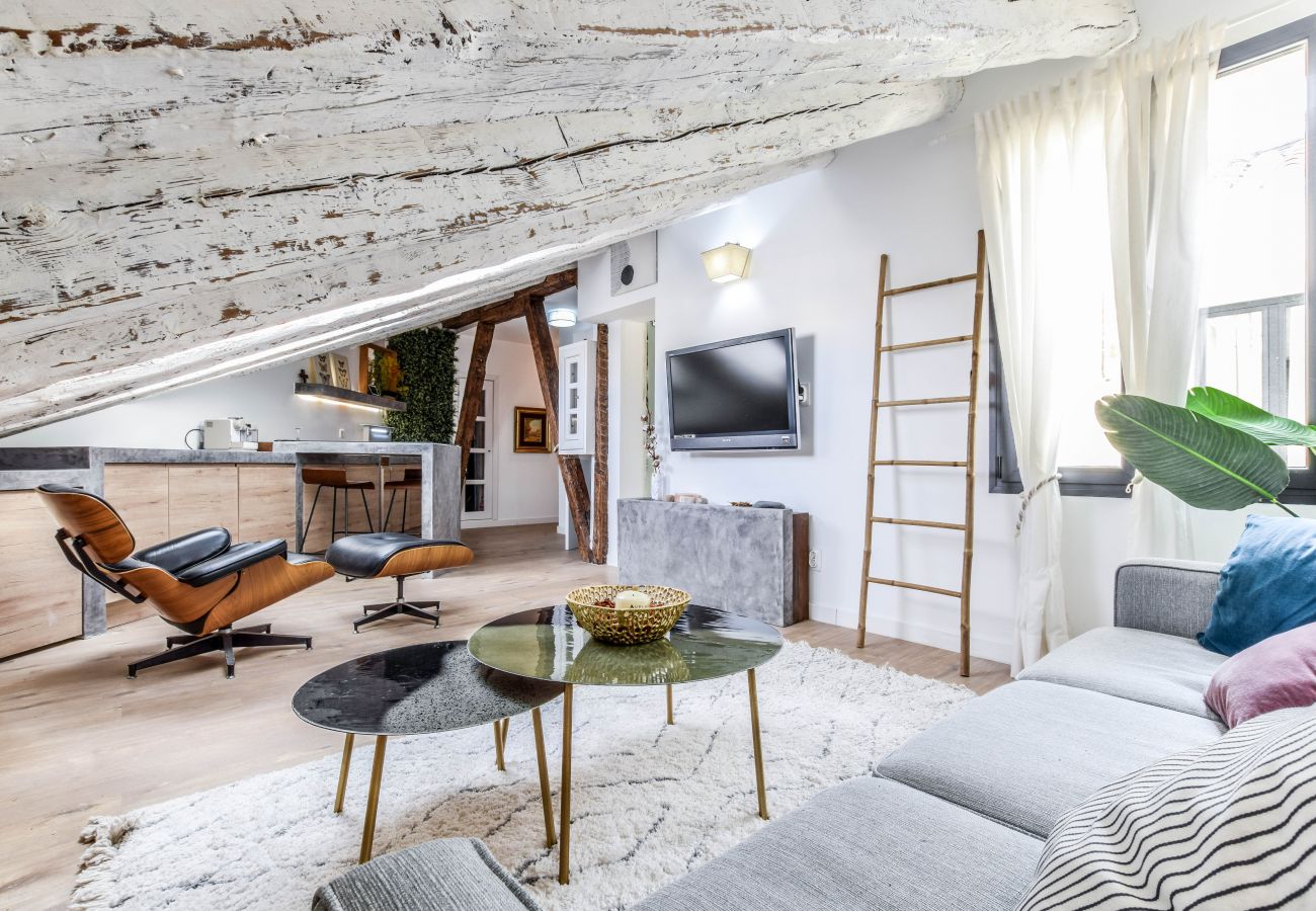 Apartamento en Madrid - CHARMING ATICO PLAZA MAYOR de alquiler temporal