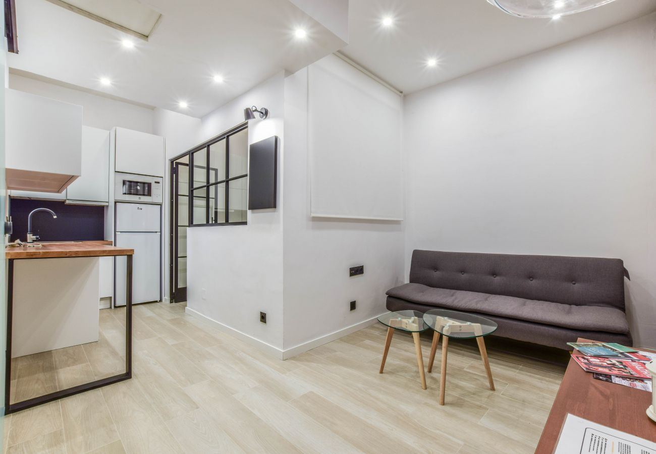 Apartamento en Madrid - pequeño apartamento reformado en malasaña de alquiler temporal