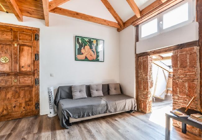 Apartamento en Madrid - ático espacioso en malasaña de alquiler temporal Apartamento en Madrid - ático espacioso en malasaña de alquiler temporal