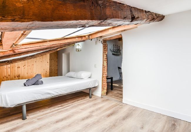 Apartamento en Madrid - ático espacioso en malasaña de alquiler temporal Apartamento en Madrid - ático espacioso en malasaña de alquiler temporal