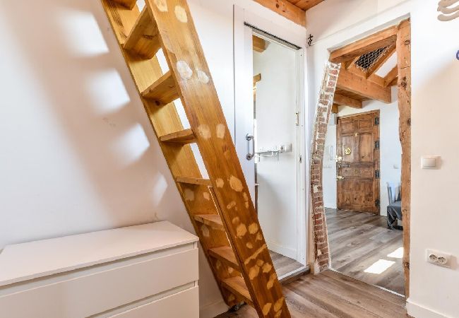 Apartamento en Madrid - ático espacioso en malasaña de alquiler temporal Apartamento en Madrid - ático espacioso en malasaña de alquiler temporal