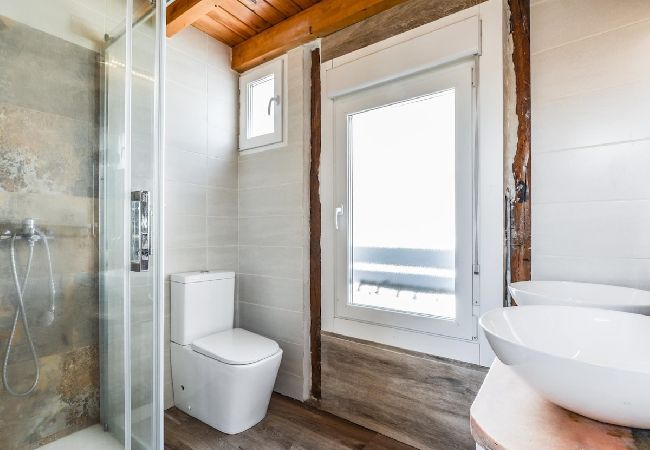 Apartamento en Madrid - ático espacioso en malasaña de alquiler temporal Apartamento en Madrid - ático espacioso en malasaña de alquiler temporal