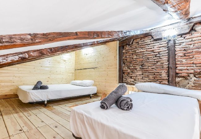 Apartamento en Madrid - ático espacioso en malasaña de alquiler temporal Apartamento en Madrid - ático espacioso en malasaña de alquiler temporal