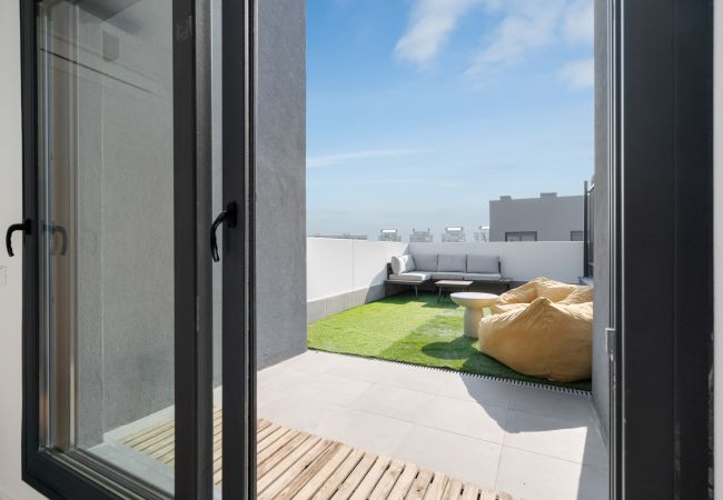 Apartamento en San Sebastián de los Reyes - duplex con terraza y garaje de alquiler temporal Apartamento en San Sebastián de los Reyes - duplex con terraza y garaje de alquiler temporal