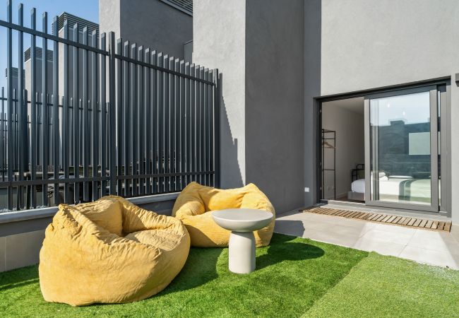 Apartamento en San Sebastián de los Reyes - duplex con terraza y garaje de alquiler temporal Apartamento en San Sebastián de los Reyes - duplex con terraza y garaje de alquiler temporal