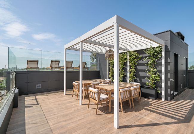 Apartamento en Madrid - Urban Elite – Pool & Garage ALQUILER TEMPORAL Apartamento en Madrid - Urban Elite – Pool & Garage ALQUILER TEMPORAL