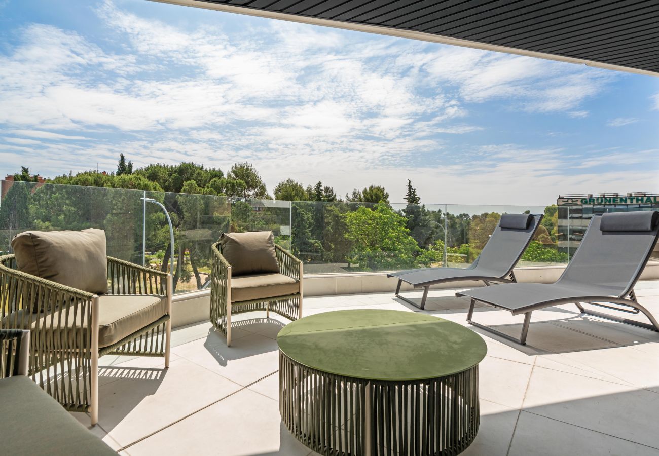 Apartamento en Madrid - Urban Elite – Pool & Garage ALQUILER TEMPORAL Apartamento en Madrid - Urban Elite – Pool & Garage ALQUILER TEMPORAL