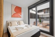 Apartamento en San Sebastián de los Reyes - Exclusivo apartamento con terraza privada, piscina, gimnasio y coworking en Madrid