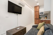 Apartamento en Madrid - Moderno Apartamento Recién Reformado para 4 personas - Junto a Metro
