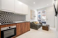 Apartamento en Madrid - Moderno Apartamento Recién Reformado para 4 personas - Junto a Metro