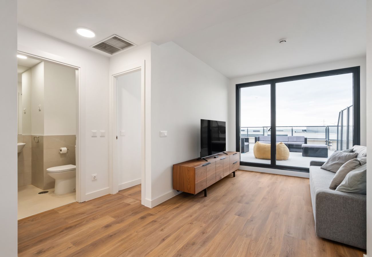 Apartamento en San Sebastián de los Reyes - atico con terraza The Kings Residence: Business Ready