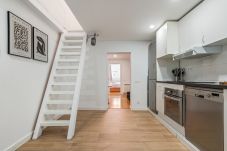 Apartamento en Madrid - La Palma Corporate Retreat con Terraza Privada